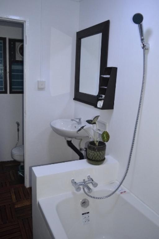 Garden Home Bed And Breakfast 仰光 客房 照片